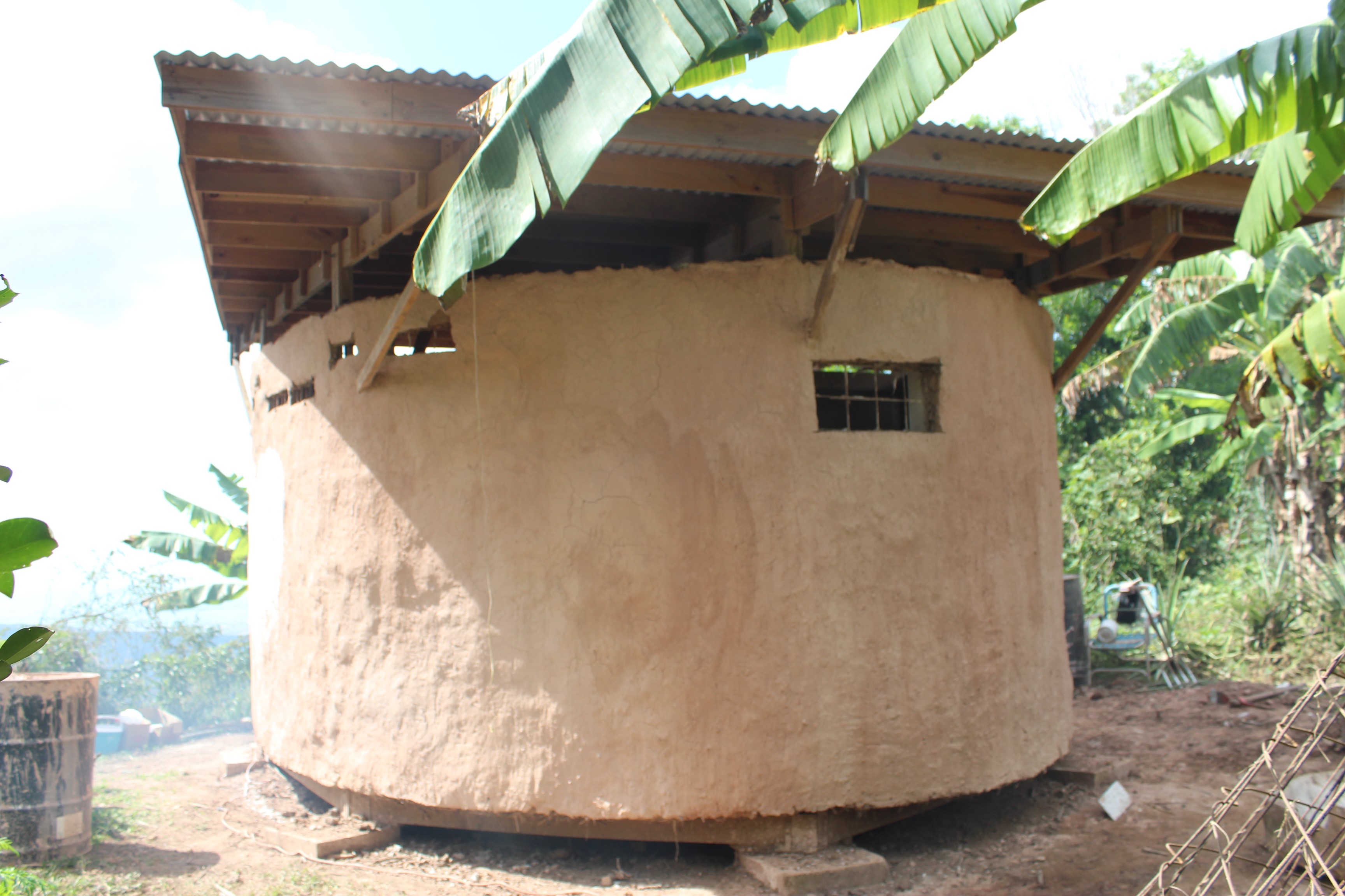 UTech, Jamaica Architecture Students Collaborate with Touraterre for “Raw Earth” Mud Prototype Construction Project